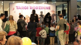 TARGI RODZINNE SKROJONE NA MIARĘ – CZEGO SZUKAJĄ RODZICE? LIFESTYLE, Dziecko - Coraz częściej rodzice szukają ciekawych, nietuzinkowych pomysłów na spędzanie czasu ze swoimi pociechami podczas wolnych dni, weekendów.