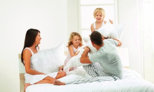 Materac – najlepsze miejsce do zabawy z dzieckiem