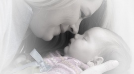 Karmisz piersią? Powinnaś pić dużo wody! LIFESTYLE, Dziecko - 1 sierpnia kolejny raz będziemy obchodzić Światowy Dzień Karmienia Piersią, który rozpoczyna Międzynarodowy Tydzień Karmienia Piersią. W tym czasie eksperci wskazują, jak ważna jest w tym kontekście dbałość o prawidłowe nawodnienie organizmu.