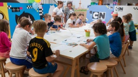 Kreatywny start wakacji ze Studiem Wyobraźni Cartoon Network LIFESTYLE, Dziecko - Jak powstają kreskówki, jak wprawić w ruch narysowaną postać i gdzie szukać inspiracji – tego wszystkiego dowiedziały się dzieci, które w poniedziałek 27 czerwca pojawiły się w Służewskim Domu Kultury.