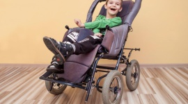 10-letni Piotruś z Mniszkowa walczy z MLD LIFESTYLE, Dziecko - Jest drugą najczęściej diagnozowaną chorobą genetyczną wśród dzieci. Działa z ukrycia, a jej początkowe objawy nie są alarmujące. Jednak z czasem destabilizuje układ nerwowy.
