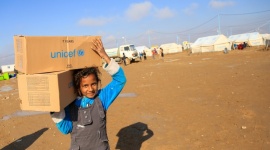 Niemal 50 mln dzieci żyje na obszarach największych kryzysów humanitarnych LIFESTYLE, Dziecko - W tym roku pomoc humanitarna UNICEF obejmie 48 mln dzieci żyjących na obszarach największych konfliktów zbrojnych oraz innych kryzysów humanitarnych. Aby zrealizować ten cel potrzeba 3,3 mld dolarów. Organizacja publikuje dziś swój apel.