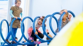 Kwiecień przeplatany zabawą w Porcie Łódź LIFESTYLE, Dziecko - Port Łódź Junior przygotował kolejne atrakcje w sali zabaw dla dzieci, tym razem specjalnie dla małych obserwatorów pogody oraz poszukiwaczy zaginionych pisanek. W Porcie Łódź Junior maluchy nie będą miały czasu na nudę.