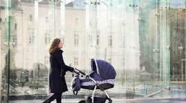 Mama wie lepiej: Piankowe, pompowane, małe, duże? Czyli jakie koła do wózka ? LIFESTYLE, Dziecko - Piankowe, pompowane, małe, duże? Jakie koła do wózka gwarantują wygodne i bezpieczne spacery mamie i dziecku? Wybór wózka dziecięcego nie jest łatwą sprawą. Producenci prześcigają się w innowacyjnych pomysłach wypuszczając na rynek coraz to nowe modele...