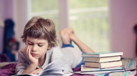 Yes I can! 4 alternatywne sposoby nauki języka dla dzieci LIFESTYLE, Dziecko - Zanim dzieci trafią do szkolnej ławy, nie istnieje dla nich różnica między nauką i zabawą. Wykorzystując naturalne mechanizmy motywujące do poznawania nowych rzeczy, można sprawić, że z łatwością będą przyswajać języki obce. Podpowiadamy, jak to zrobić.
