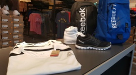 Ostatni dzwonek przed pierwszym dzwonkiem na zakupy do szkoły LIFESTYLE, Dziecko - Plecak? Strój i buty na zajęcia sportowe? Marynarka albo sukienka na rozpoczęcie roku szkolnego? To już ostatni dzwonek na to, aby przed startem roku szkolnego zrobić zakupy do szkoły czy przedszkola. We Wrocław Fashion Outlet można to zrobić tanio i wygodnie