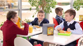Najlepsze przekąski dla Twojego dziecka LIFESTYLE, Dziecko - Zadbaj o nawyki żywieniowe swojego dziecka i pakuj mu do plecaka tylko dobre przekąski.
