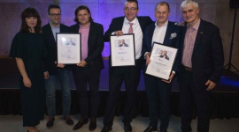 Ojcowskie reklamy – Allegro, Orange i Mercedes z wyróżnieniami topdads 2017 LIFESTYLE, Dziecko - Allegro, Orange i Mercedes-Benz Polska – to trzy firmy, których kampanie reklamowe doceniono wyróżnieniami topdads 2017. Za promowanie pozytywnego wizerunku ojcostwa uhonorowano również Fundację Mamy i Taty.