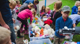 Wielkie szczęście maluchów. Klienci Avenidy Poznań z pomocą dzieciom LIFESTYLE, Dziecko - Finał akcji "Dzieci dzieciom". Dzieciaki ze Stowarzyszenia Zastępczego Rodzicielstwa – Oddział Wielkopolski otrzymały kilkaset zabawek!