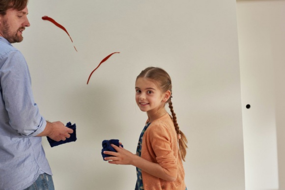 Farby w pokoju dziecięcym – Sigma Ceramic Clean i Memo Paint
