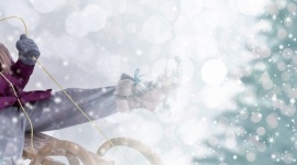 Jak aktywnie spędzić święta i Nowy Rok? LIFESTYLE, Dziecko - Zamiast kolejnych godzin stole spędźmy świąteczny czas aktywnie – to zdrowszy niż biesiadowanie sposób na relaks i wzmacnianie rodzinnych relacji. To także dobry moment, by zacząć wdrażać w życie noworoczne postawienia związane z aktywnością fizyczną i ruchem.