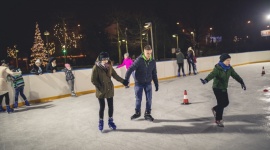 Najprawdziwszy Święty Mikołaj w Wola Parku LIFESTYLE, Dziecko - W Mikołajki w Wola Parku nie może zabraknąć prawdziwego Mikołaja. 6 grudnia Siwobrody odwiedzi Centrum, by wszystkie dzieci mogły zrobić sobie z nim pamiątkowe zdjęcie i opowiedzieć mu o swoich wymarzonych prezentach na Gwiazdkę.