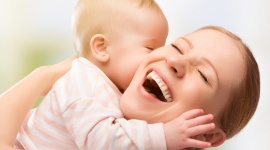 1000 okazji do okazania miłości! LIFESTYLE, Dziecko - Uczucie, którym rodzice darzą dziecko, to absolutnie wyjątkowy rodzaj miłości.