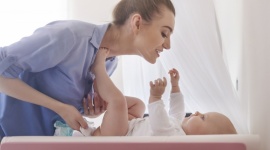 Rozwój dziecka – dlaczego warto rozmawiać o nim z pediatrą? LIFESTYLE, Dziecko - Dbając o odpowiednią dietę w czasie ciąży, a później prawidłowe żywienie niemowlęcia, mama może mieć trwały wpływ na zdrowie dziecka teraz i w jego dorosłym życiu. Należy pamiętać o wsparciu lekarza pediatry.