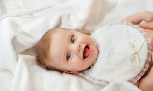 Dieta odpowiednia dla niemowląt – co rekomendują pediatrzy?