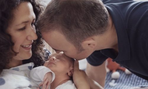 Macierzyństwo – miłość od pierwszego wejrzenia?