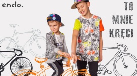 Jedziemy na wycieczkę z Endo! LIFESTYLE, Dziecko - Majówka to czas, który chętnie spędzamy w gronie rodziny i przyjaciół. Piękna pogoda sprzyja piknikom, wycieczkom do lasu, parku czy nad rzekę. Jak prezentować się stylowo, a zarazem nie rezygnować ze wspinaczki na drzewa i gry w piłkę? Z pomocą przychodzi nowa kolekcja Endo.