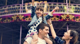 Aktywna rodzina, bliskie relacje LIFESTYLE, Dziecko - Mamy deficyt rodzinnych rozmów, wycieczek, zabaw. Brakuje nam poczucia jedności, które dają wspólne przeżycia i działania. Dlatego trzeba do nich zachęcać, pokazując, jak wspaniale potrafią wzmocnić relacje w rodzinie.