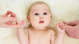 Mamo, jak dobrze znasz potrzeby swojego maluszka? LIFESTYLE, Dziecko - Jednym z wielu zadań rodzica jest wspieranie dojrzewającego i kształtującego się organizmu niemowlęcia, w tym jego wrażliwego i delikatnego brzuszka. Jak troszczyć się o malucha, by zadbać o jego dobre samopoczucie i zdrowie?