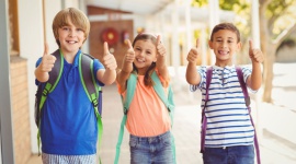 Warszawska pracownia organizuje wakacyjną Akademię Pewności Siebie LIFESTYLE, Dziecko - Asertywność, radzenie sobie ze stresem, kreatywność czy zdolności komunikacyjne rzadko bywają tematem szkolnych lekcji. Od końca czerwca warszawscy uczniowie będą mogli je szkolić podczas wakacyjnych kursów organizowanych przez Pracownię z Oknem na Świat.