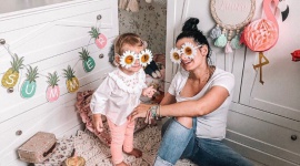 Familijny wyjazd z dzieckiem – jak się przygotować? LIFESTYLE, Dziecko - Góry czy morze, Polska czy zagranica? Niezależnie jaki kierunek obierzesz na wakacyjny wypoczynek ze swoją pociechą, pamiętaj o odpowiednim przygotowaniu się do wspólnej podróży. Dowiedz się, jak zorganizować wyjazd z dzieckiem i spędź urlop z uśmiechem.