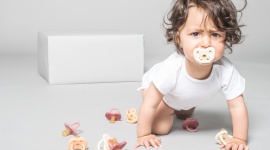 Na rynek wchodzą pierwsze na świecie kolorowe smoczki bez ani śladu plastiku LIFESTYLE, Dziecko - Dziś wszyscy mamy coraz wyższą świadomość ekologiczną.