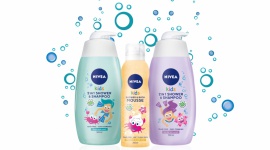 Nowe żele i mus do mycia NIVEA Baby! LIFESTYLE, Dziecko - Teraz dopełnieniem kąpielowych harców są nowe żele i mus do kąpieli NIVEA Baby pachnące żelkami, piankami czy karmelkami. To nie tylko idealne umilacze wieczornej toalety najmłodszych, ale przede wszystkim ochrona i pielęgnacja tej najdelikatniejszej skóry.