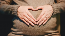Przyszła mamo, czy wybrałaś już swoją położną? LIFESTYLE, Dziecko - Nie każda kobieta przygotowująca się do porodu wie, że może skorzystać również z opieki położnej od początku do końca trwania ciąży. Na czym zatem polega taka opieka?
