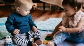 Pomóc przy ząbkowaniu i okiełznać przytłaczający świat, czyli o ważnej roli gryz LIFESTYLE, Dziecko - Gryzaki to najlepszy sposób, by ulżyć niemowlakom i małym szkrabom przy ich emocjonalnej huśtawce.