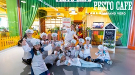 PESTO CAFÉ – nowa, prawdziwie włoska rodzinna restauracja LIFESTYLE, Dziecko - Kiedy dzieci są szczęśliwe, ich rodzice też są szczęśliwi - taka jest główna zasada PESTO CAFE. Nowa rodzinna restauracja na warszawskich Młocinach to miejsce stworzone w myślą o wspólnych wyjściach i pysznym jedzeniu.