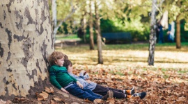 Jak pomóc w oswajaniu dziecięcych lęków? Wrześniowy egzamin dla rodziców LIFESTYLE, Dziecko - Dzieciom towarzyszą różne lęki związane z uczęszczaniem do szkoły. Ty też się martwisz? Podpowiadamy, co możesz zrobić jako rodzic, by pomóc je oswoić.