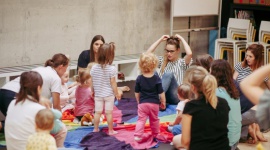 Wrześniowe atrakcje dla najmłodszych w Piątym Wymiarze LIFESTYLE, Dziecko - Bezpłatne zajęcia plastyczne, muzyczne oraz językowe czekają na małych odkrywców i ich rodziców w Piątym Wymiarze w Atrium Promenada. W drugiej połowie września przy muzyce i zabawie będzie można rozwijać umiejętności artystyczne i myślenie kreatywne u najmłodszych.