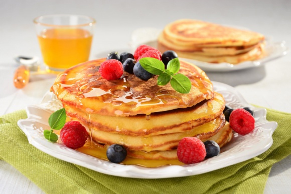 PRZEPISY na udany początek dnia – pomysły na pyszne śniadanie dla całej rodziny